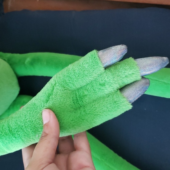 Dollskill Club Exx Green Alien Plushie - Picture 3 of 7